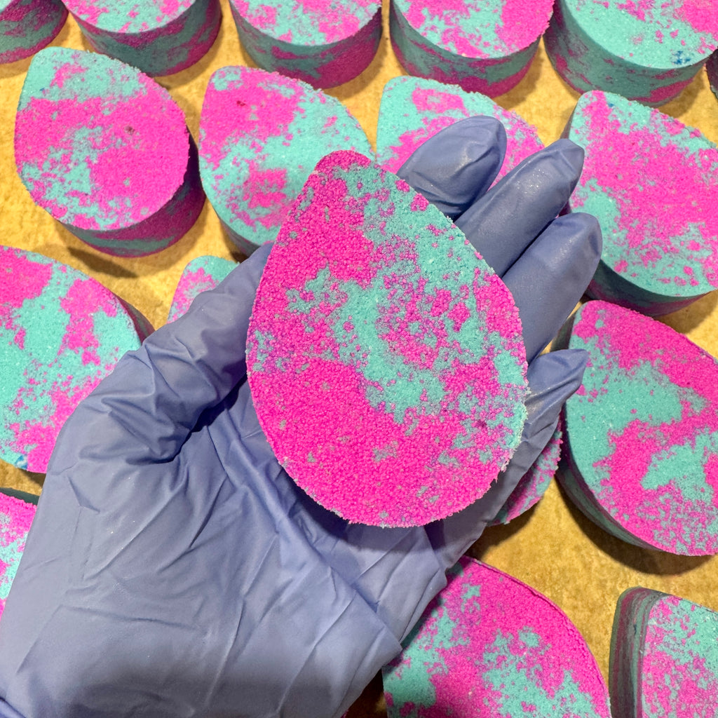 Bubblegum Bath Bomb