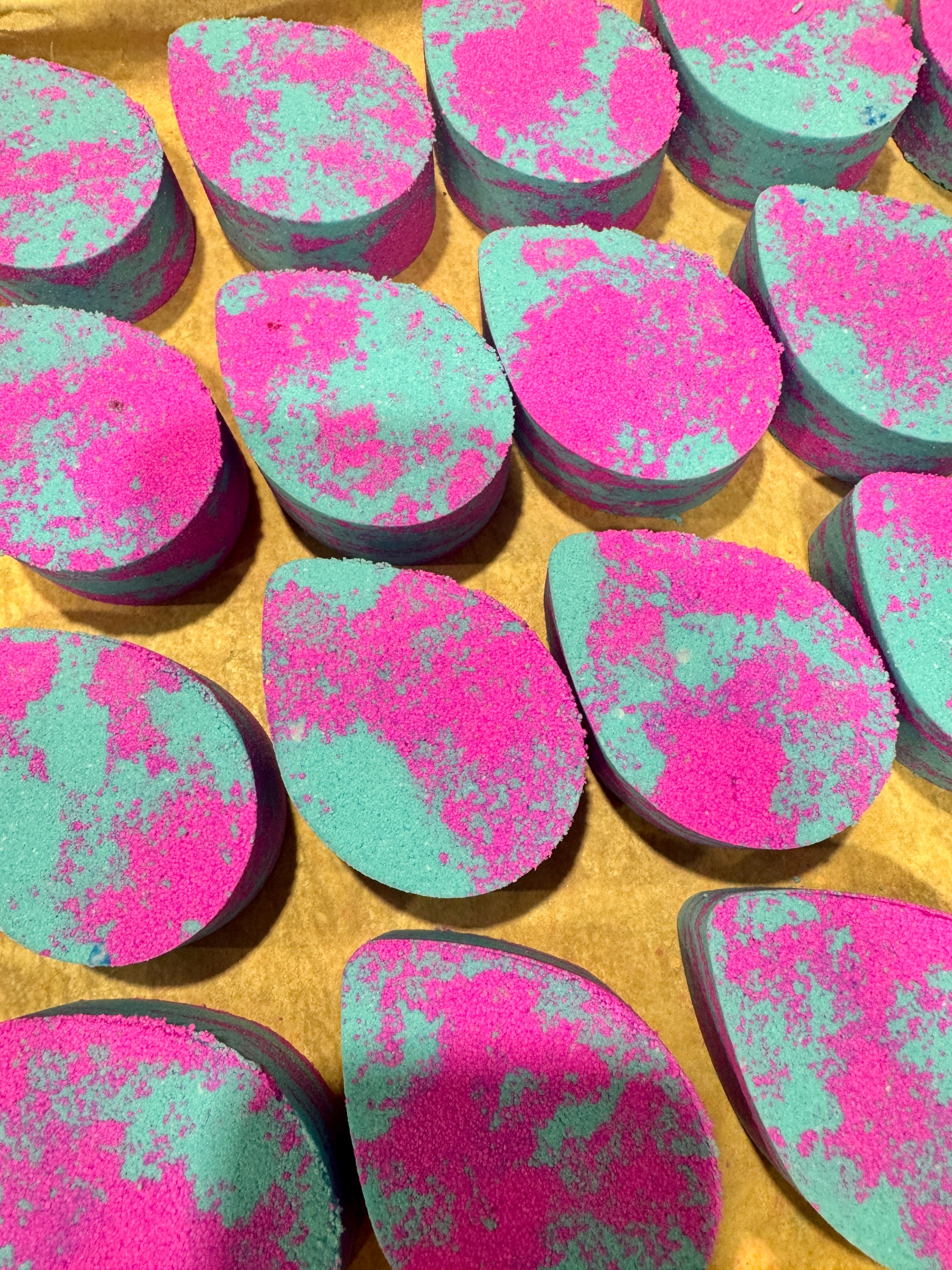 Bubblegum Bath Bomb